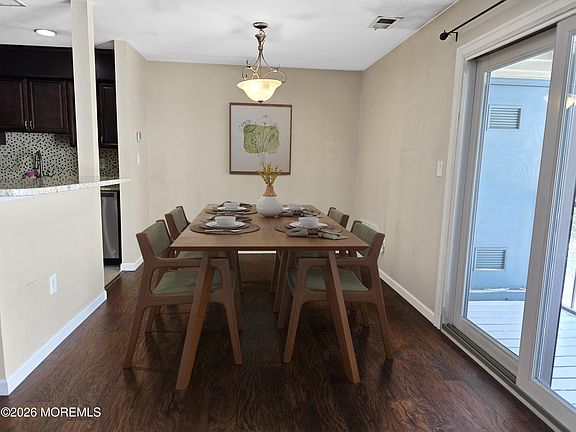 5th image of 38 Worthington Ct Unit 4