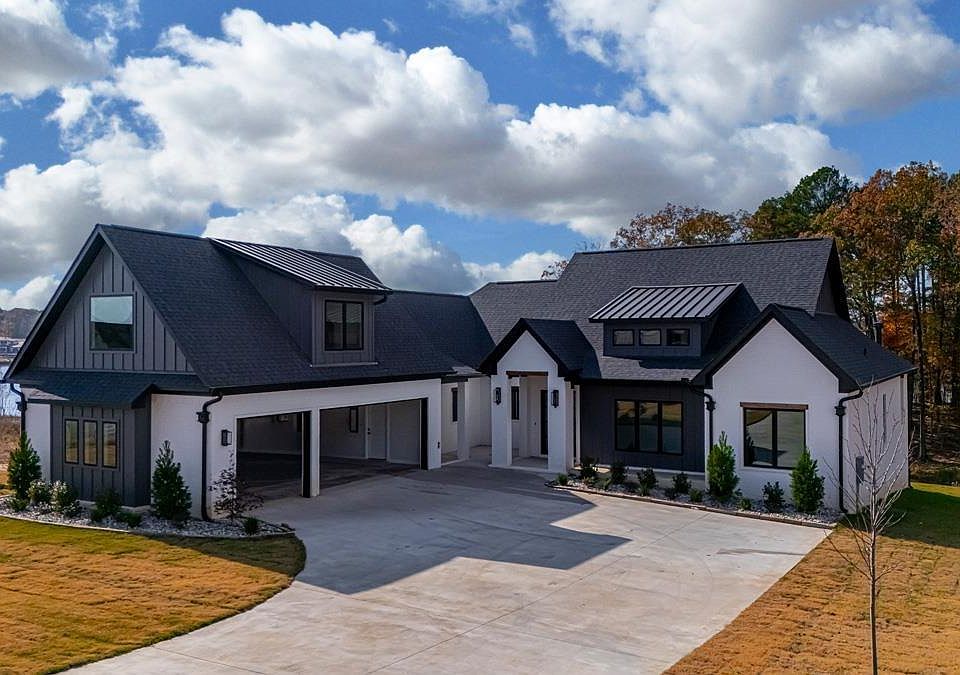 1st image of 6143 Majestic Waters Dr