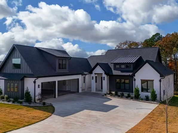 6143 Majestic Waters Dr, Benton, AR 72019