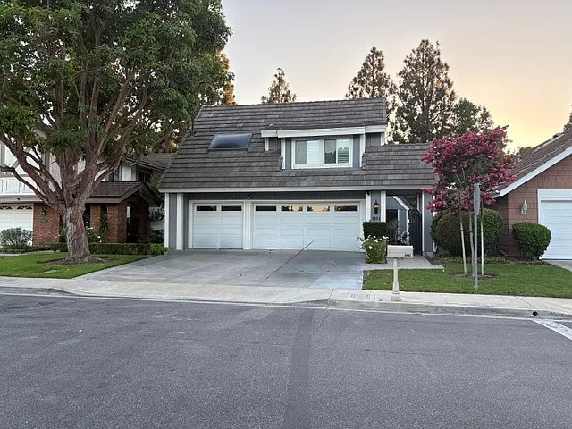 4 bed, 2594 sqft, $6,500 — Photo 1