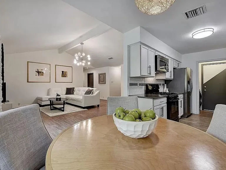 2123 Elysian Flds — Photo 4