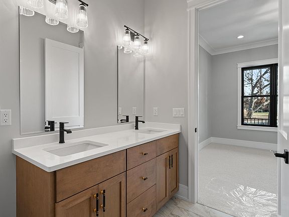 5th image of N1931 Linn ROAD