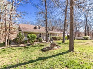 8112 Bobwhite Ln, Bentonville, AR 72712
