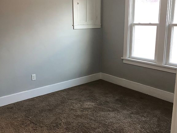 3rd image of 533 Tremont Ave S #2