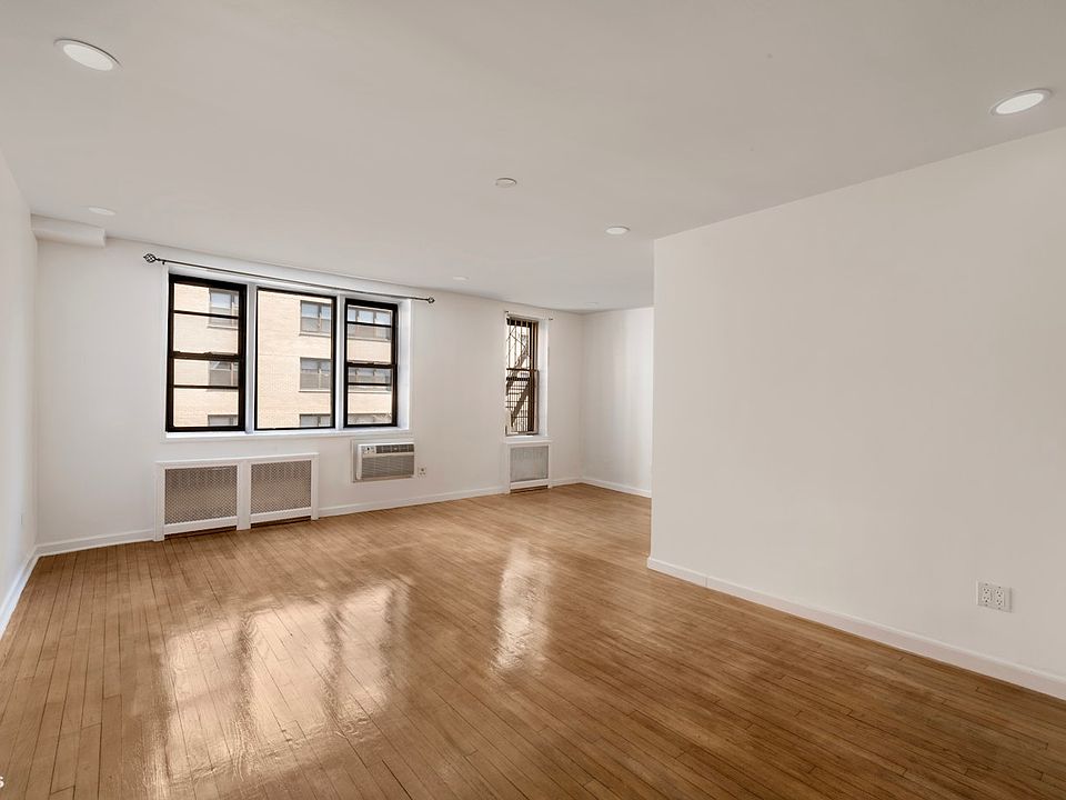 1st image of 200 E 28th St APT 4E