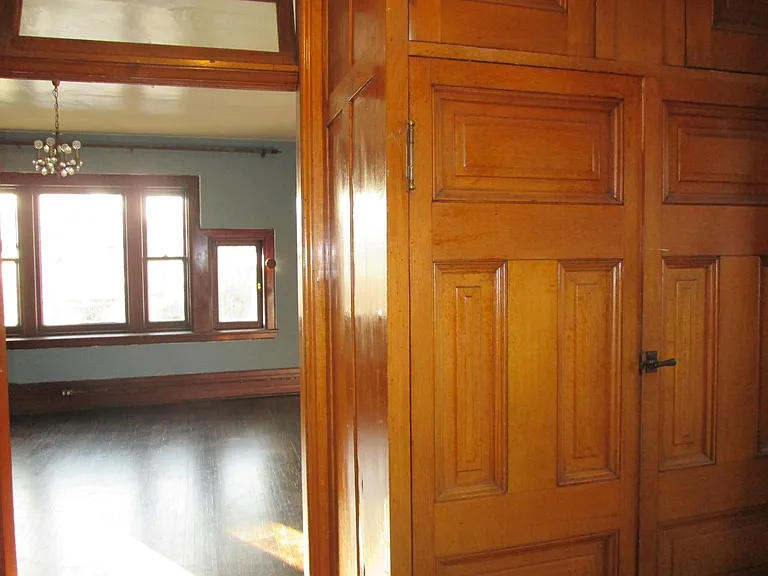 1460 N High St #4 — Photo 8