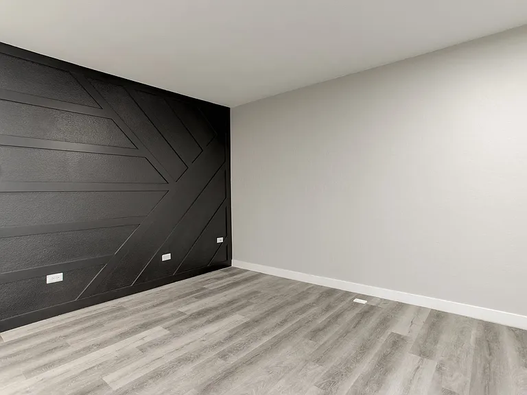 1 and 2 Bedroom Modern Renovated Living with a Community Courtyard & Dog Park in North Denver — Photo 16
