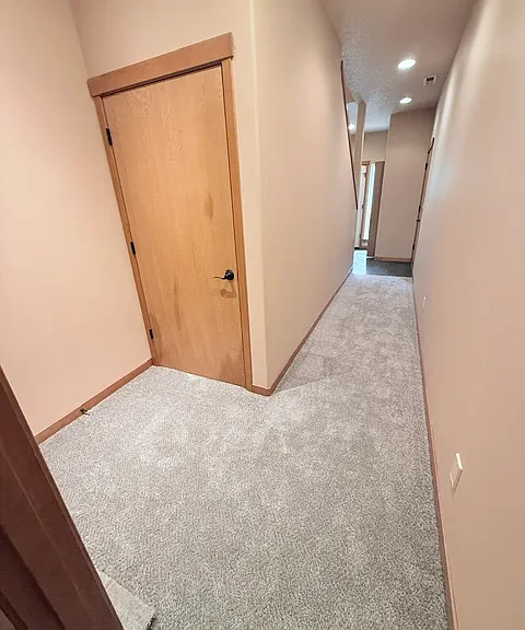 518 NE 85th Cir — Photo 8