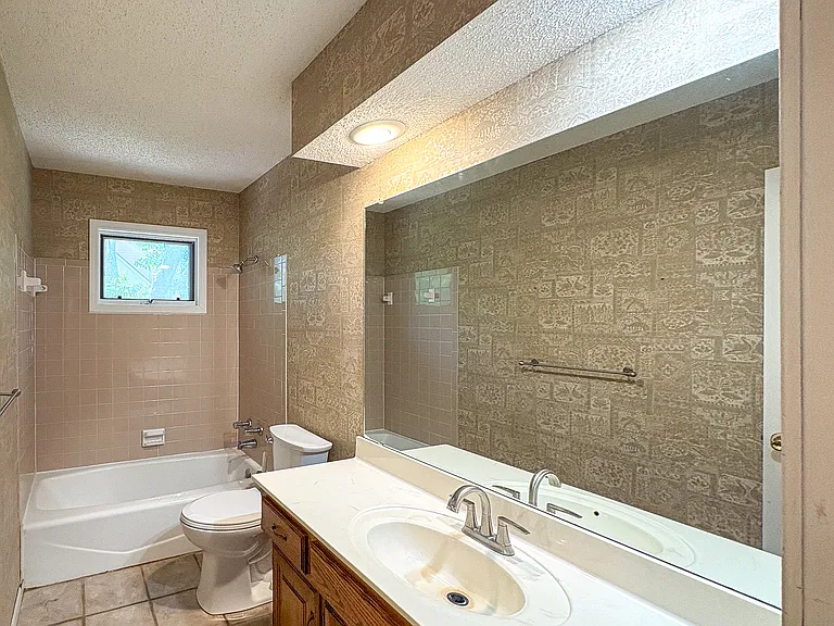 1307 NE 96th Ter — Photo 19