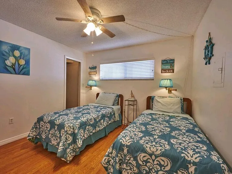 4550 Cove Cir #808 — Photo 9