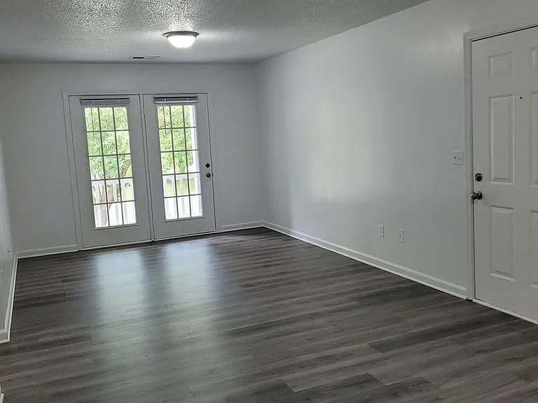 Arlington Apartments — Photo 110
