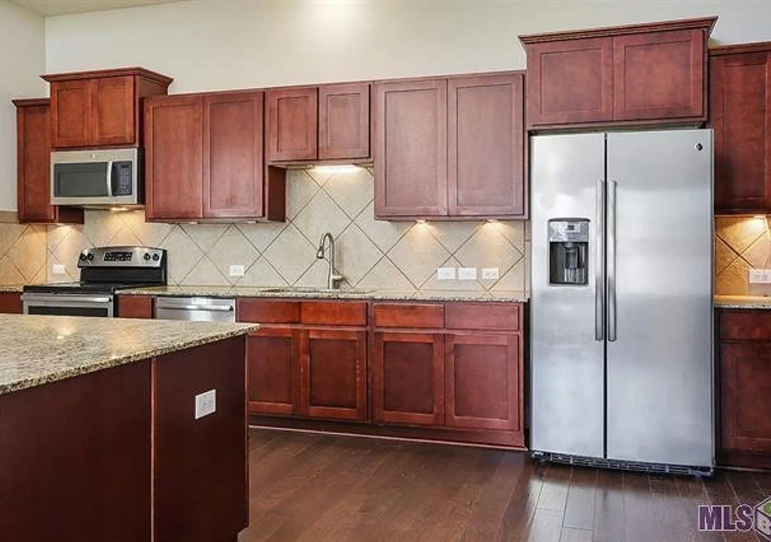 Spacious 4 Bedroom Home in The Lakes at Stonegate — Photo 1