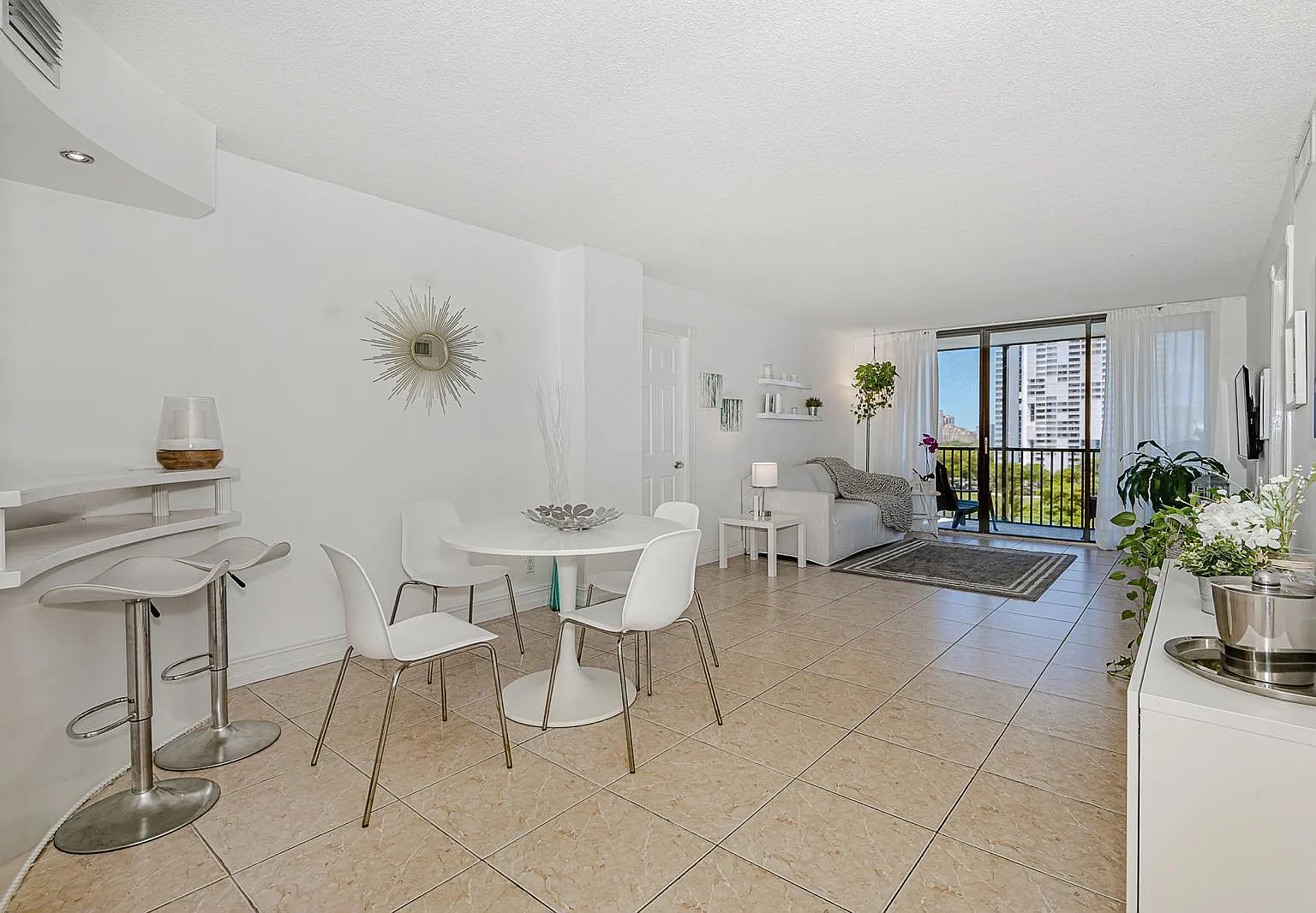 2 bed, 2.0 bath, 994 sqft, $2,200 — Photo 3