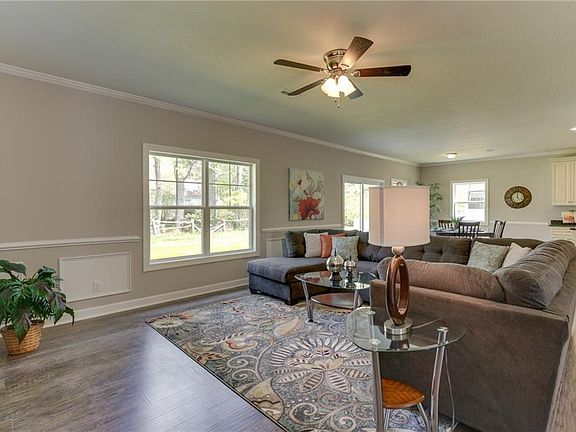 4th image of 433 N Oceana Blvd