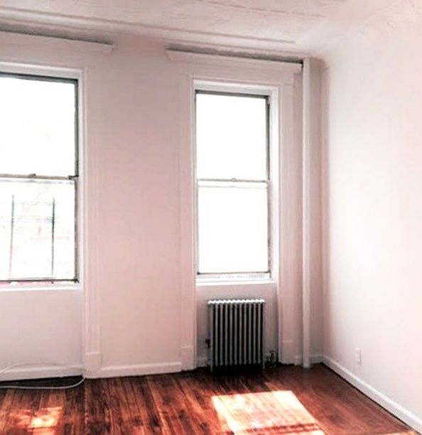 2nd image of 683 Seneca Ave APT 1r