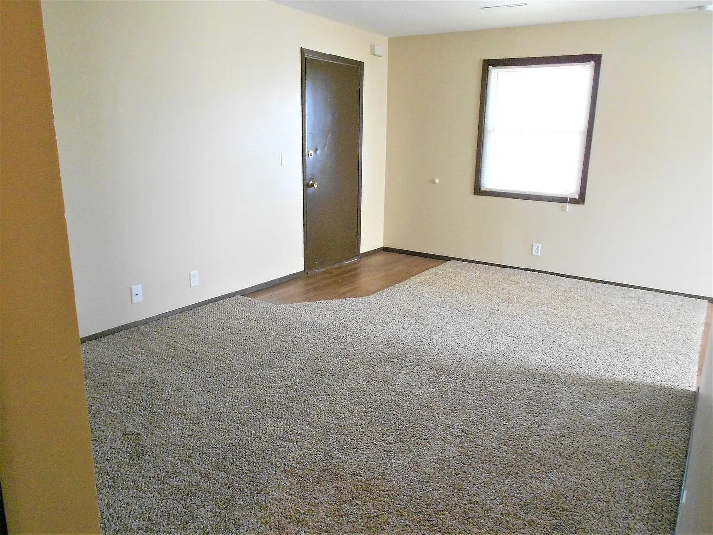 Central Avenue Apartments — Photo 2