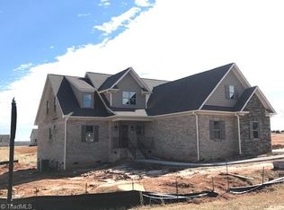 7310 Harkwood Trl, Oak Ridge, NC 27310