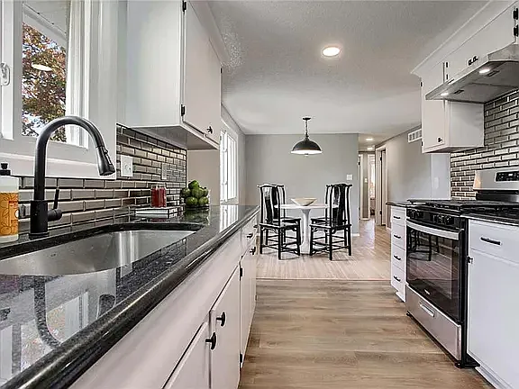 5805 N Colrain Ave — Photo 19