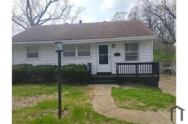 250 Estridge Rd photo 1