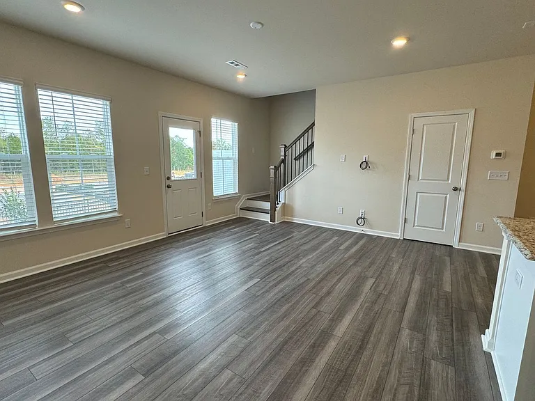 3714 Feltham Ln — Photo 3