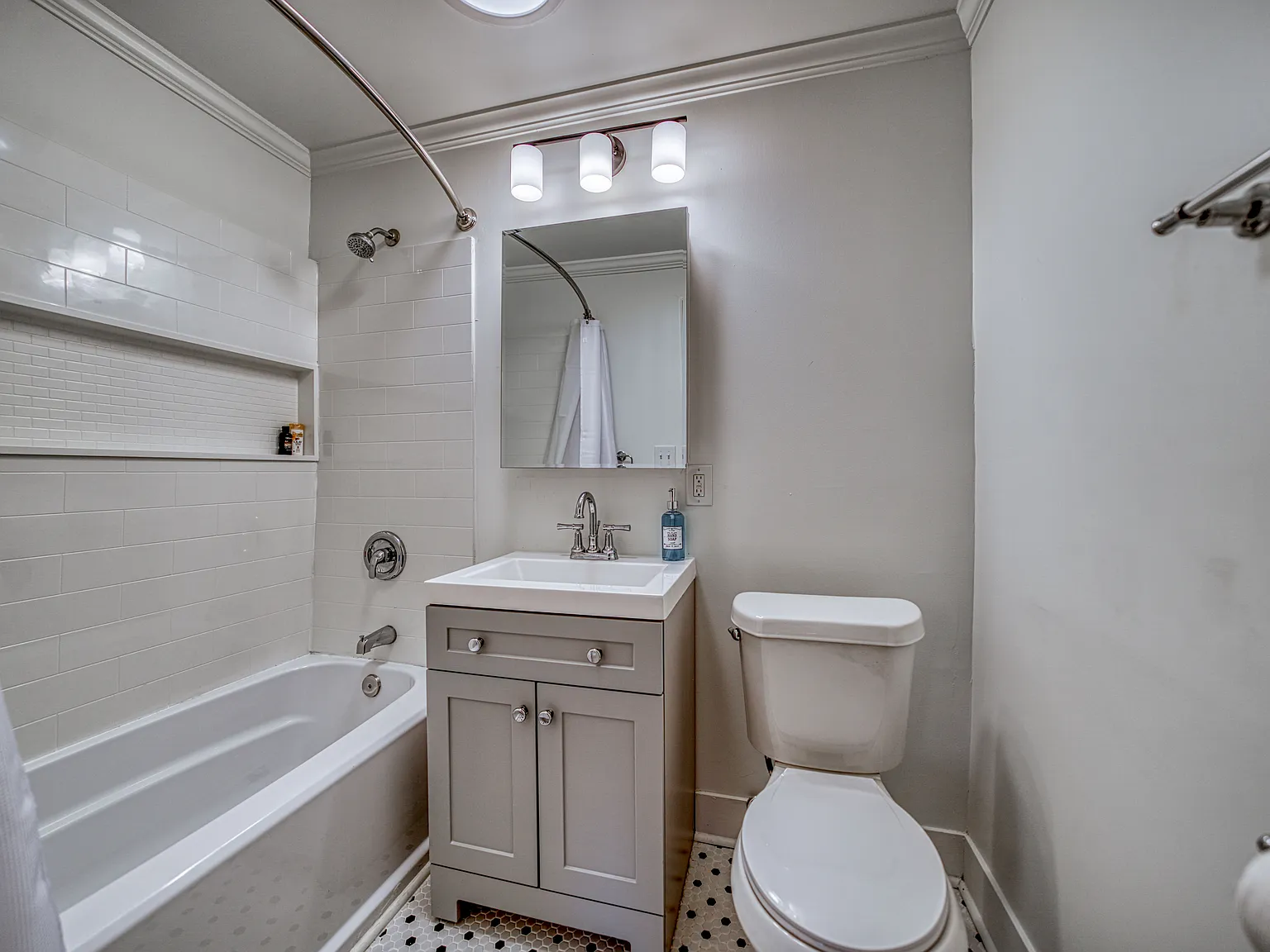 46 Allen — Photo 2