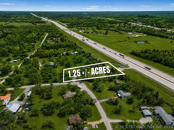 4th image of 2 Hickory Bluff Rd