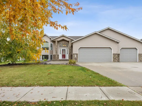 4163 54th St S, Fargo, ND 58104