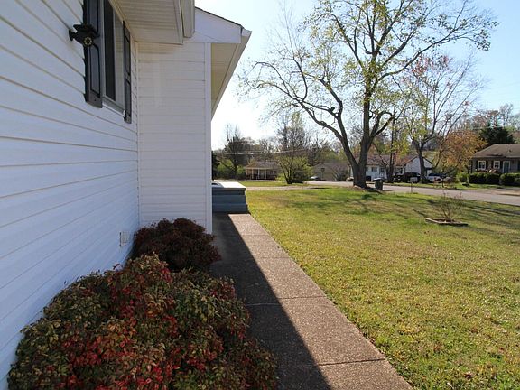 2nd image of 1205 Echo Dr