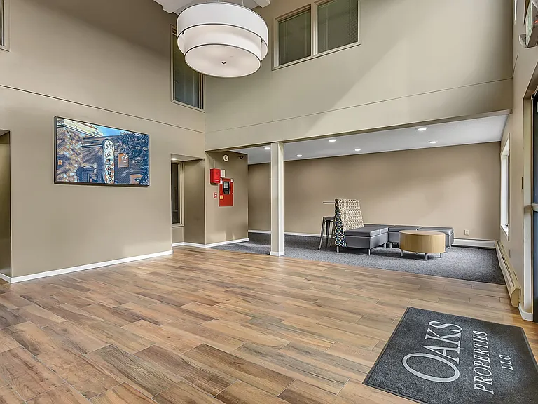 Oaks Lincoln Apartments — Photo 60