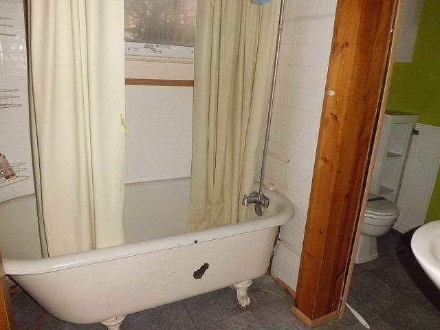 2nd image of 705 E Walnut St