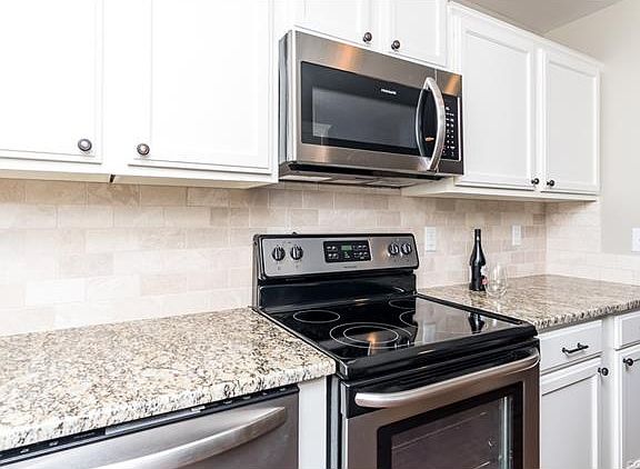 3rd image of 3154 Lake Village Dr