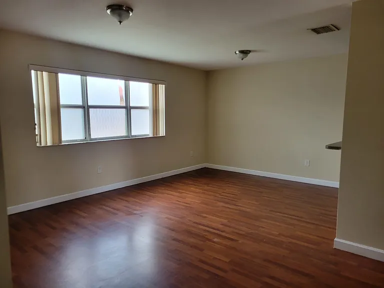 1570 NE 33rd Rd #201 — Photo 19