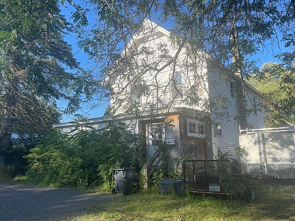 2nd image of 105 Grove St