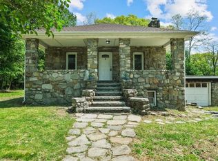 6 Lazaroff Ln, New Windsor, NY 12553