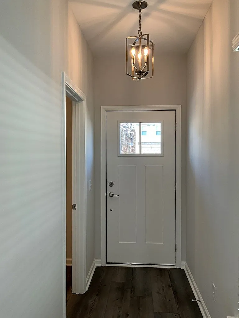 4 bed, 2.5 bath, 1928 sqft, $2,250 — Photo 3