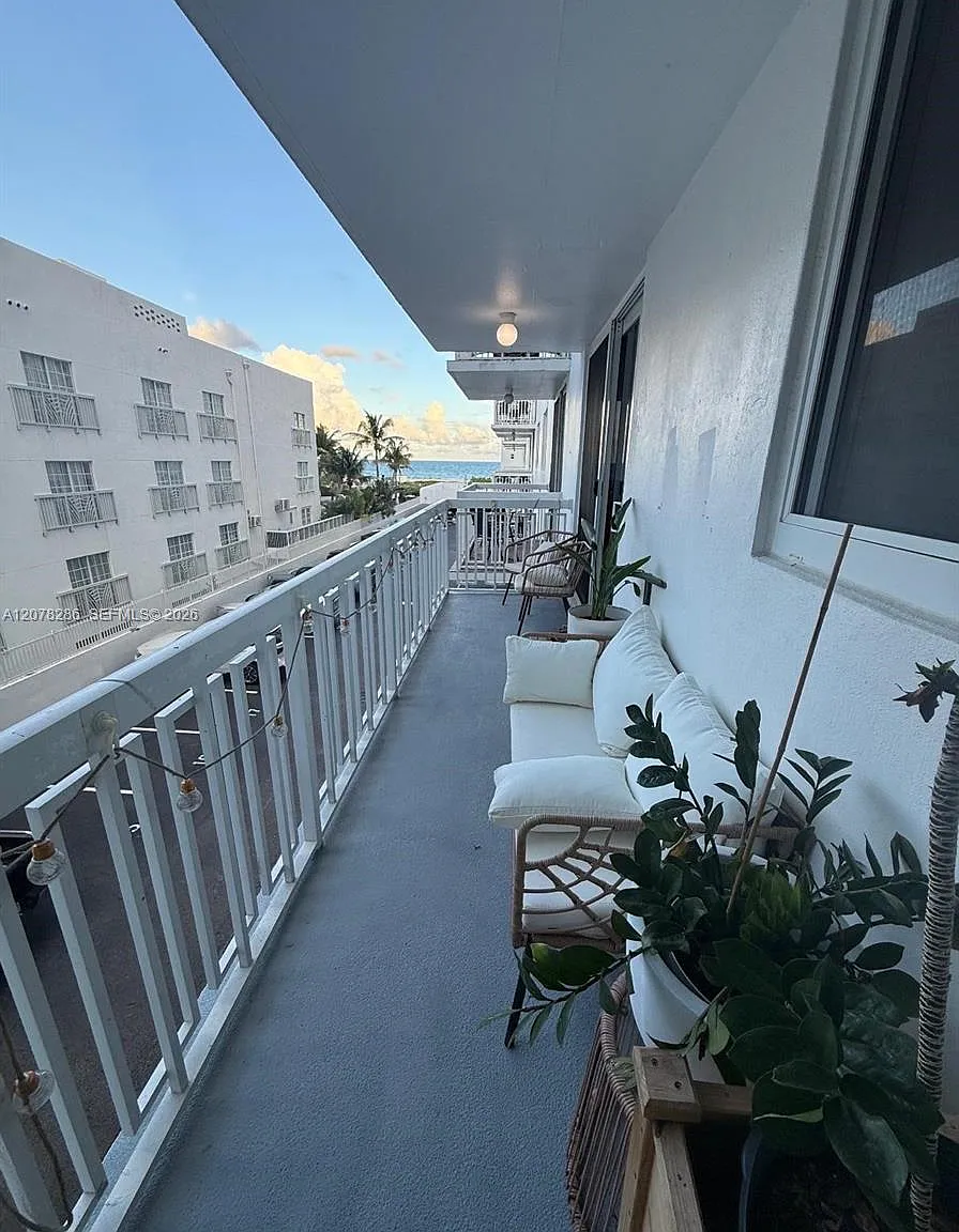 The Presidential Condo — Photo 2