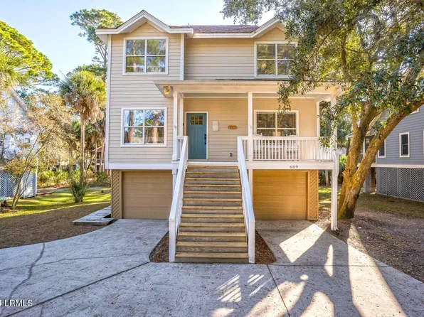 609 Porpoise Dr, Saint Helena Island, SC 29920