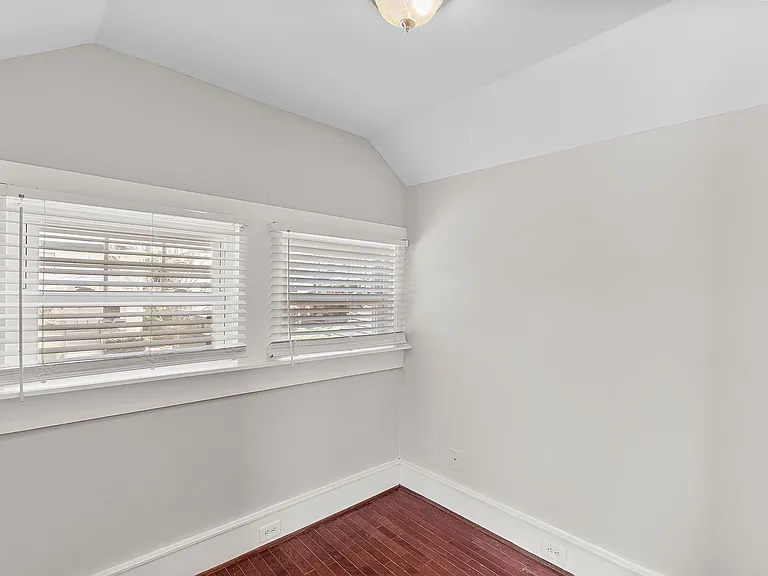 Cedar Cottage — Photo 15
