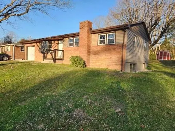 106 Holliday Dr, Beckley, WV 25801