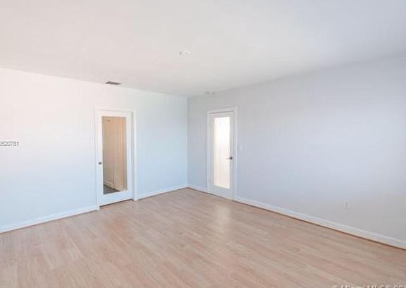 5th image of 7921 East Dr