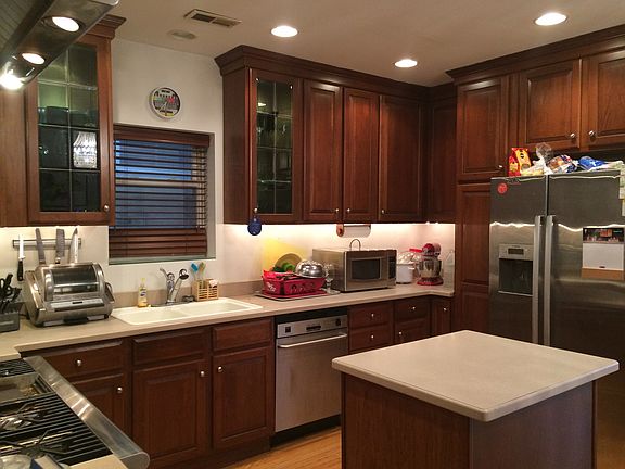 3rd image of 2032 W Chicago Ave #House