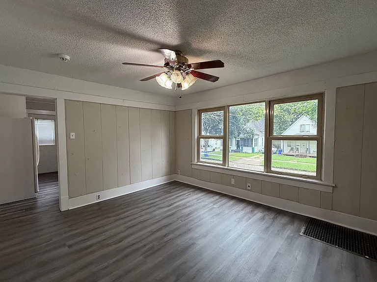 396 S McClellan Ave — Photo 7