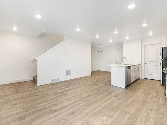 3rd image of 799-3860 W Westbury Way