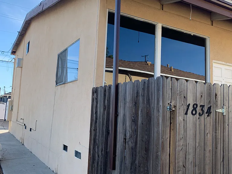 1832 E Carson St #3 — Photo 1