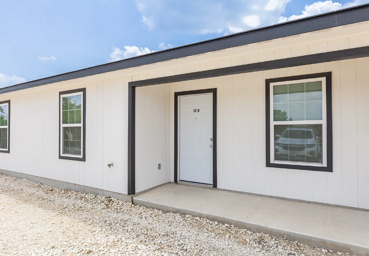 3 bed, 2.0 bath, $1,450 — Photo 2