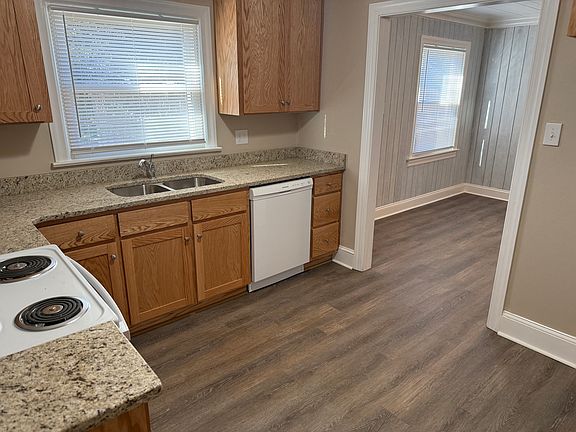 2nd image of 213 Magnolia St