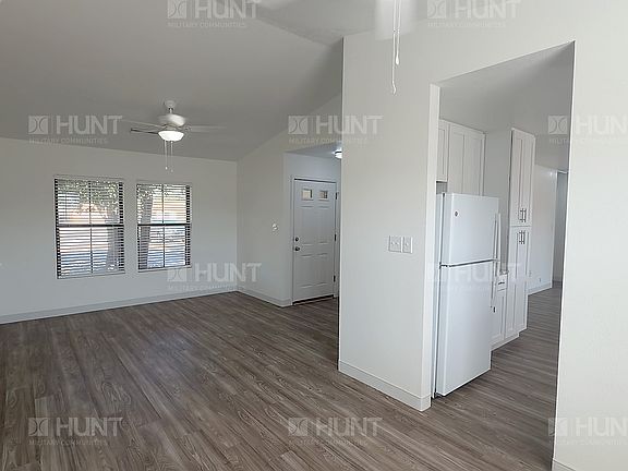 5th image of 904A Yellowood Ct SE
