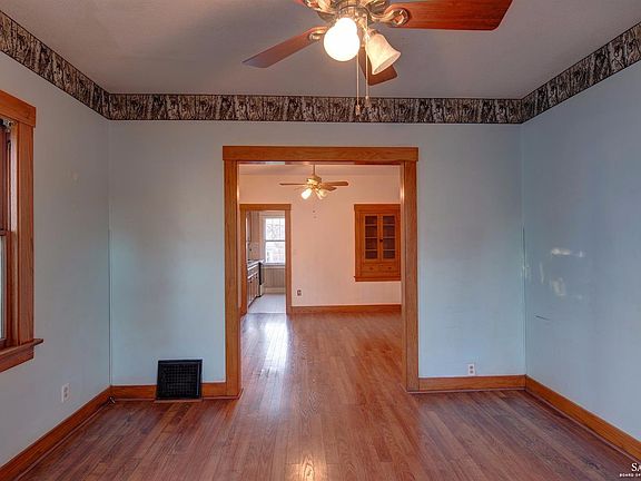 2nd image of 664 S 5th St