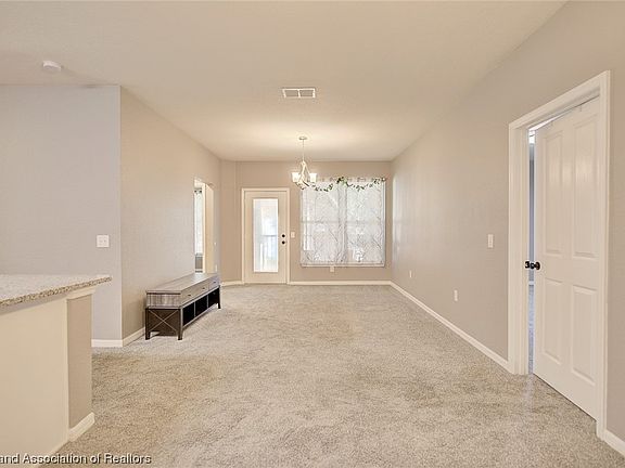 4th image of 4016 Hemingway Cir