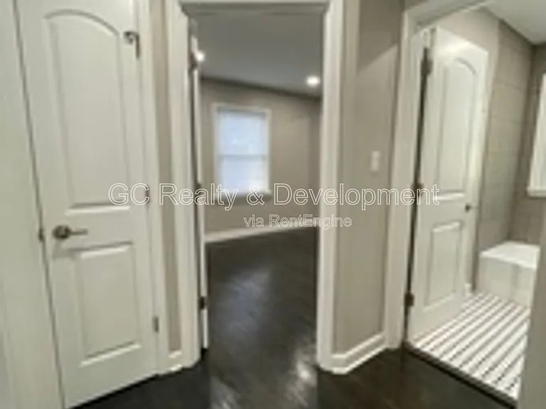 4315 Stanley Ave — Photo 9